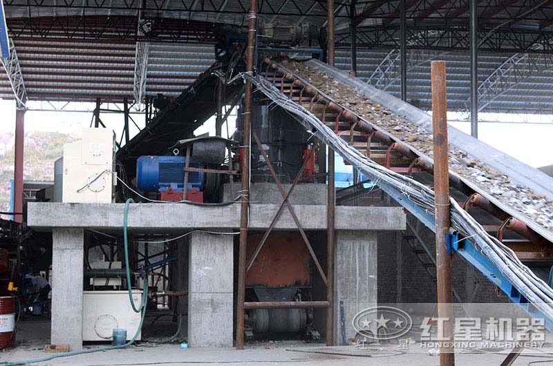 石子生產(chǎn)現(xiàn)場 石子生產(chǎn)現(xiàn)場