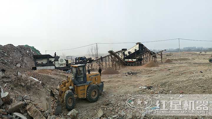 廢棄建筑混凝土破碎生產(chǎn)線現(xiàn)場(chǎng)