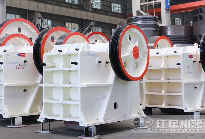 石膏顎式破碎機(jī)車間實拍